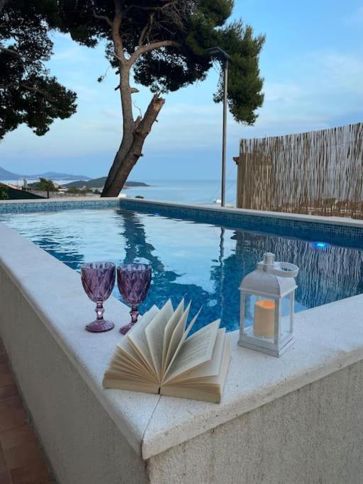 Wave N' Sea Apartment With A Private Pool ドゥブロブニク エクステリア 写真