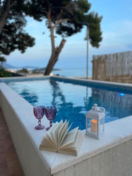 Wave N' Sea Apartment With A Private Pool ドゥブロブニク エクステリア 写真