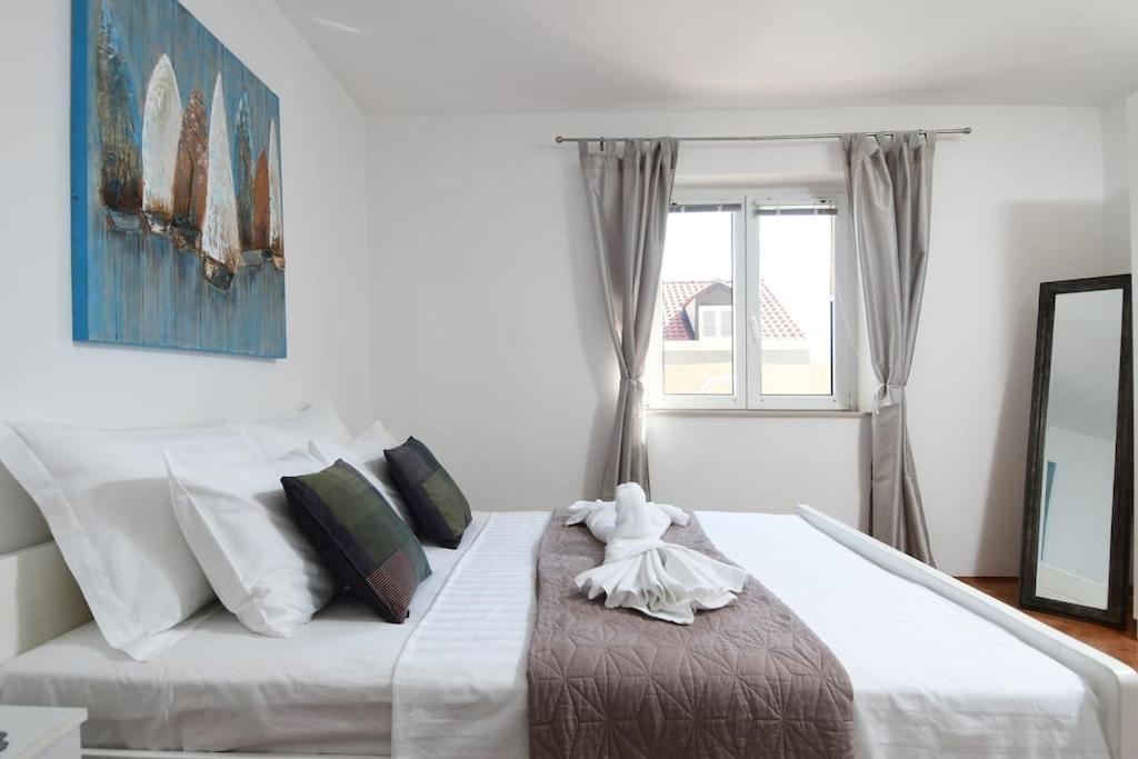 Wave N' Sea Apartment With A Private Pool ドゥブロブニク エクステリア 写真