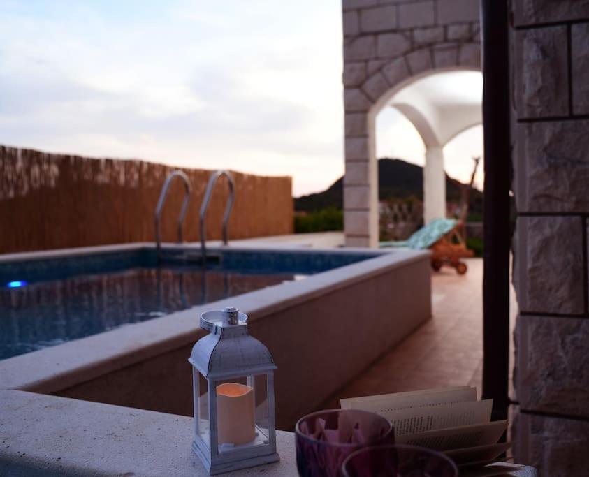 Wave N' Sea Apartment With A Private Pool ドゥブロブニク エクステリア 写真