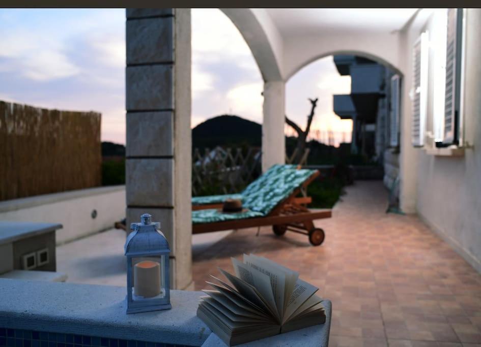 Wave N' Sea Apartment With A Private Pool ドゥブロブニク エクステリア 写真