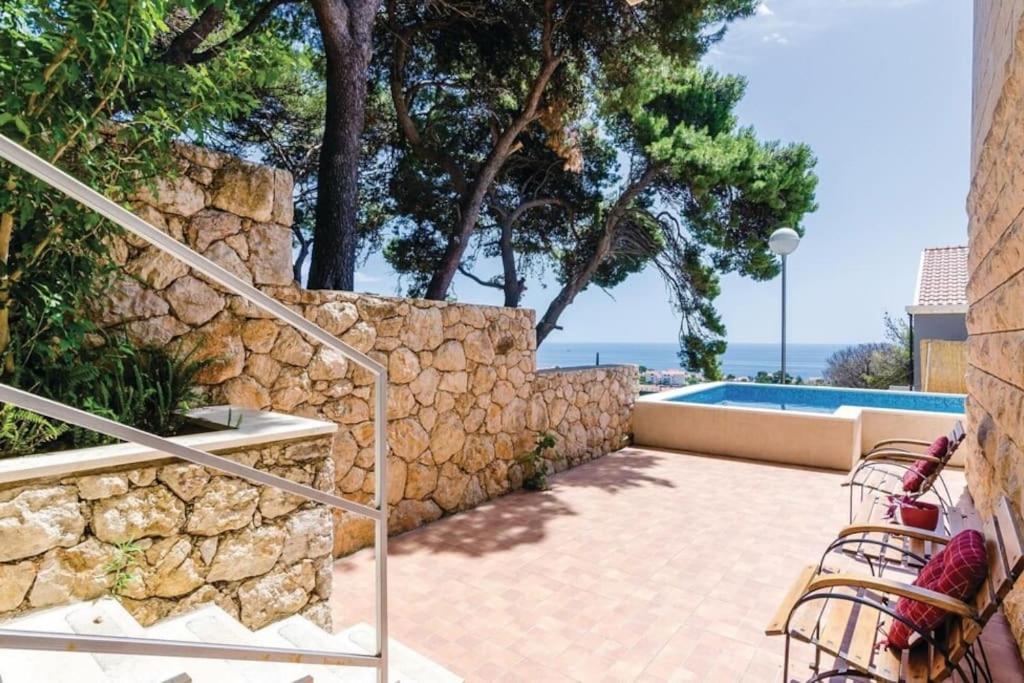 Wave N' Sea Apartment With A Private Pool ドゥブロブニク エクステリア 写真