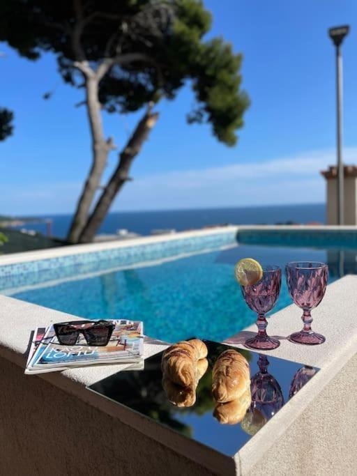 Wave N' Sea Apartment With A Private Pool ドゥブロブニク エクステリア 写真