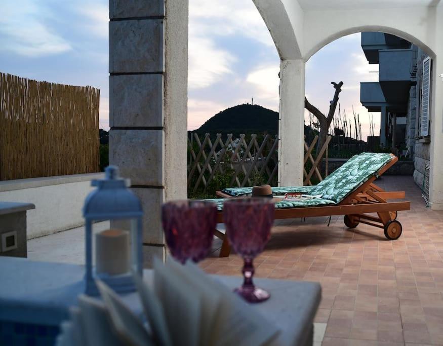 Wave N' Sea Apartment With A Private Pool ドゥブロブニク エクステリア 写真